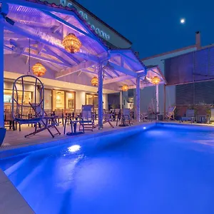 Apartahotel Adonis, Pefkochori